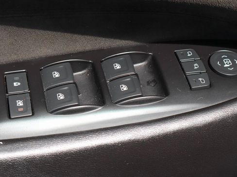 Used 2019 Cadillac Escalade Platinum image 17