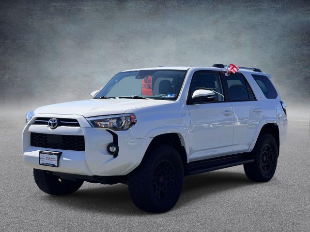 Used 2021 Toyota 4Runner SR5 Premium w/ Moonroof Package AWD/4WD image 5