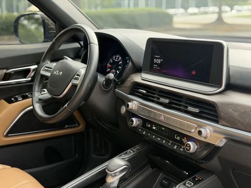 Certified 2022 Kia Telluride SX w/ Towing Package FWD image 42