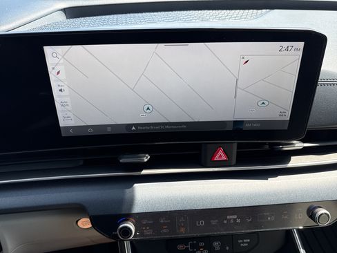 Certified 2025 Kia Carnival SX FWD image 28
