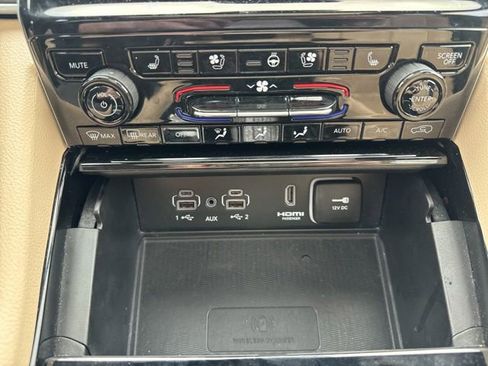 Used 2022 Jeep Grand Cherokee Limited 4xe w/ Luxury Tech Group II AWD/4WD image 19