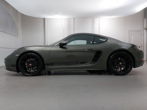 Certified 2024 Porsche 718 Cayman RWD image 2