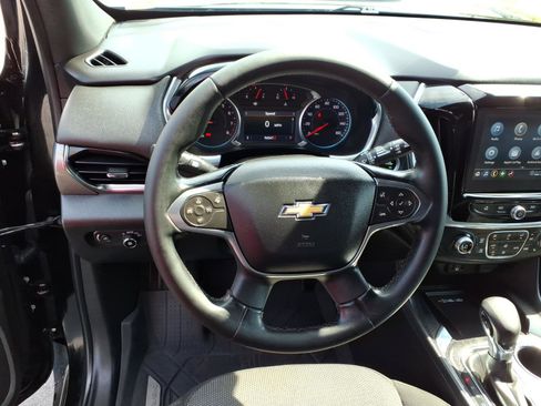 Used 2023 Chevrolet Traverse LT FWD image 7