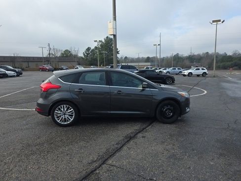 Used 2016 Ford Focus Titanium w/ Titanium Technology Package image 2