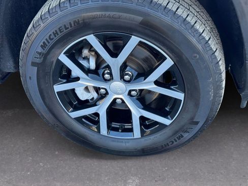 Used 2023 Jeep Grand Cherokee Limited image 7