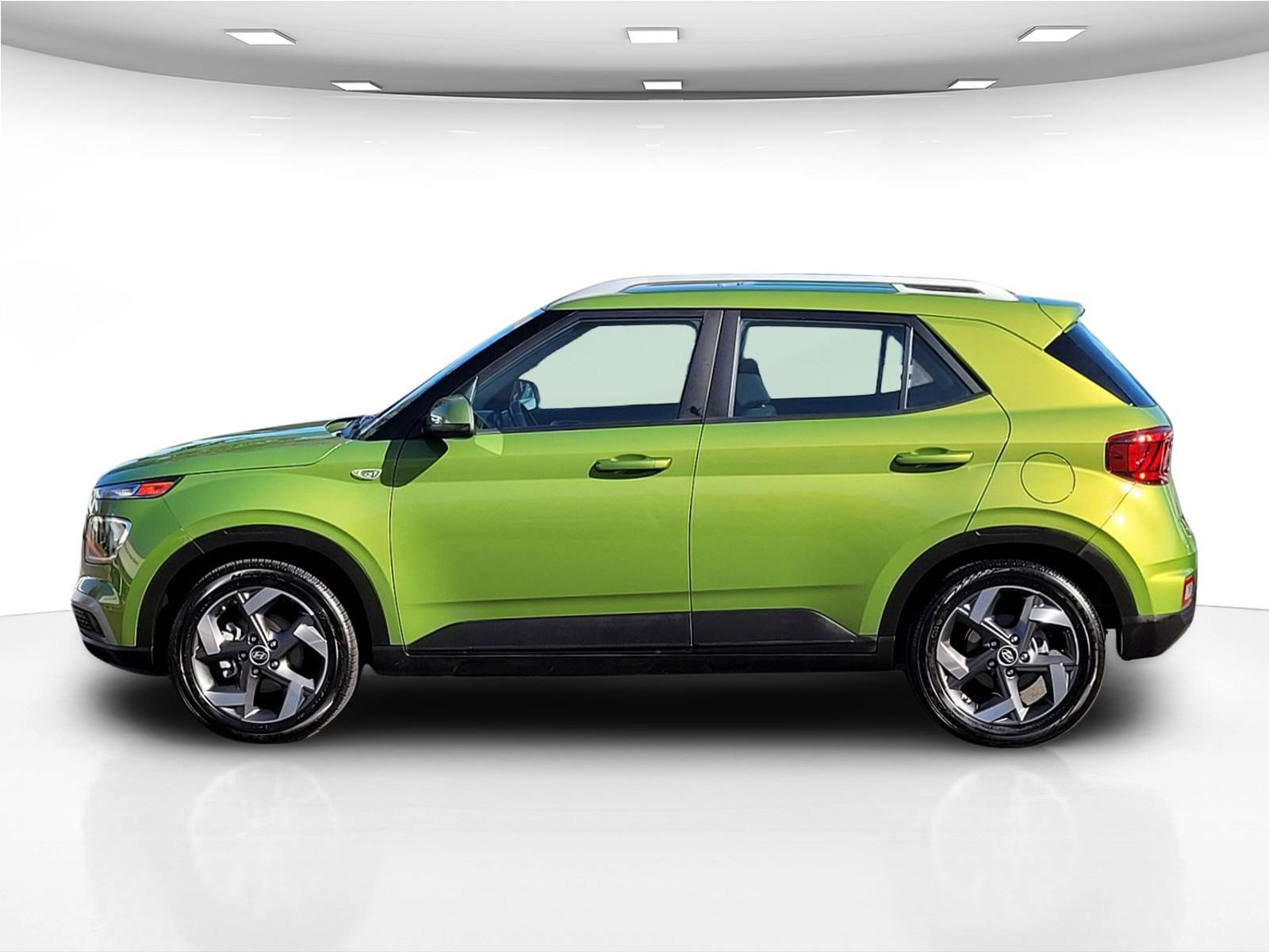 Used 2023 Hyundai Venue SEL FWD image 9