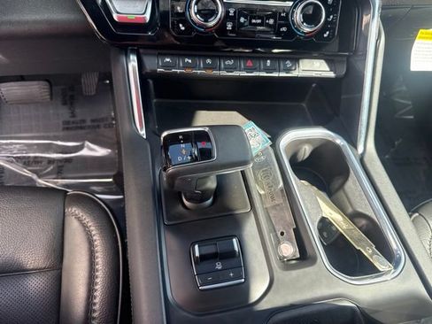 Used 2023 GMC Sierra 1500 Denali w/ Denali Reserve Package AWD/4WD image 18