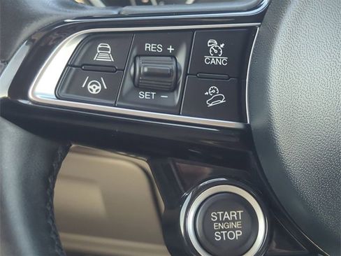 Used 2020 Alfa Romeo Stelvio Ti Lusso image 15