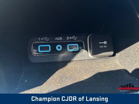 Used 2018 Jeep Grand Cherokee Trailhawk AWD/4WD image 29