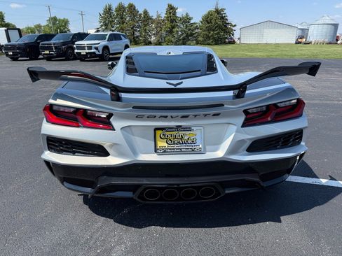 Used 2024 Chevrolet Corvette Z06 w/ Z07 Performance Package RWD image 7