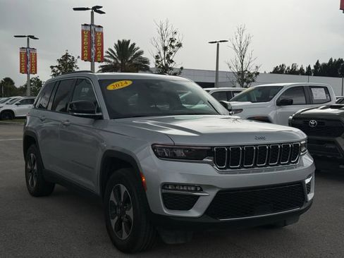 Used 2024 Jeep Grand Cherokee Limited 4xe AWD/4WD image 4