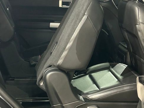 Used 2022 Ford Explorer XLT w/ Equipment Group 202A AWD/4WD image 71