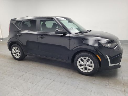 Used 2025 Kia Soul LX image 11