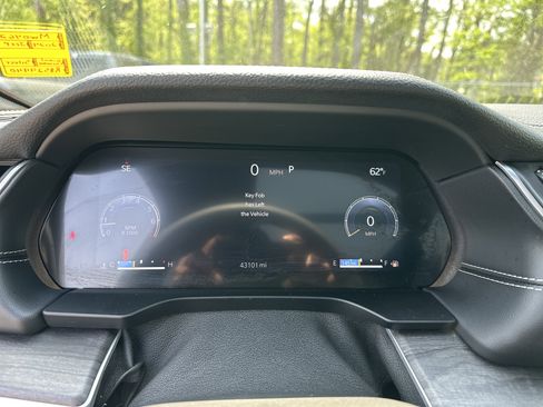 Used 2024 Jeep Grand Cherokee L Limited w/ Luxury Tech Group II image 30