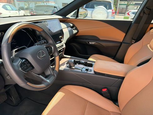 Used 2025 Lexus RX 350h w/ Convenience Package AWD/4WD image 6