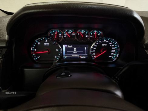 Used 2015 Chevrolet Suburban LTZ RWD image 52