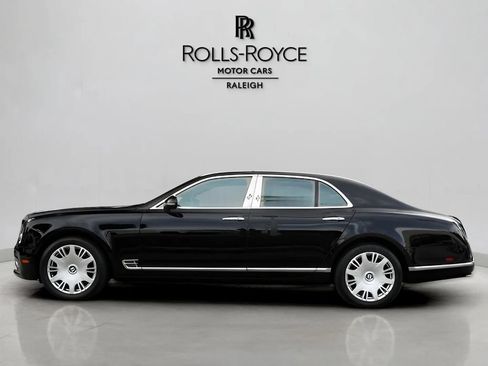 Used 2017 Bentley Mulsanne RWD image 3
