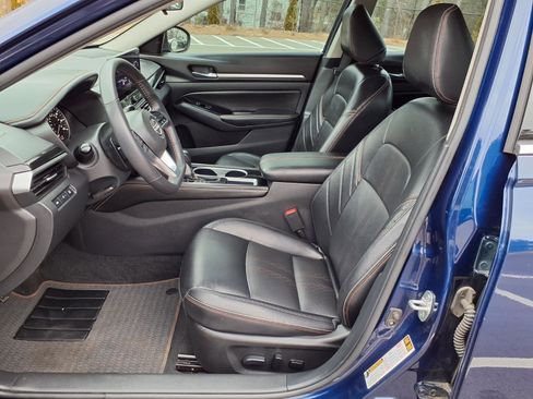 Used 2024 Nissan Altima 2.5 SR w/ SR Premium Package image 11