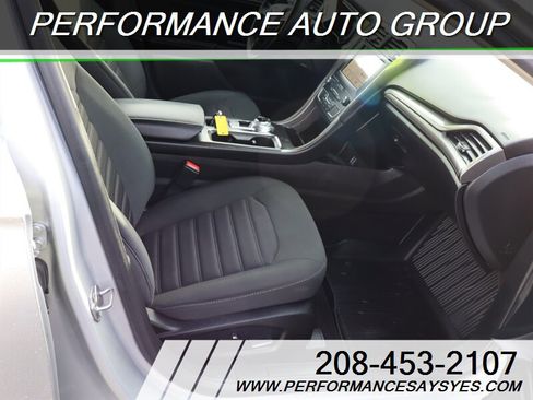 Used 2019 Ford Fusion SE image 9