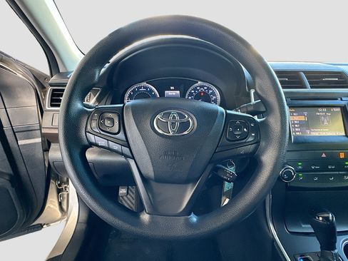 Used 2016 Toyota Camry LE image 11