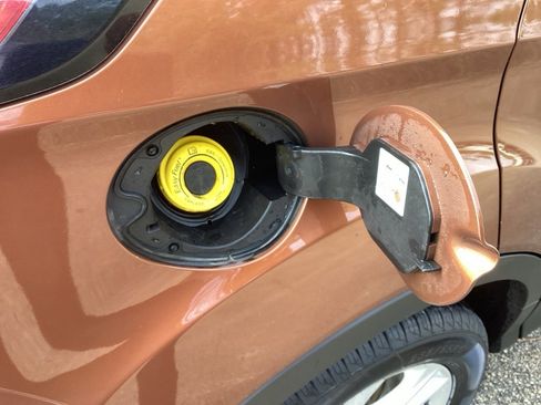 Used 2017 Ford Escape S image 17