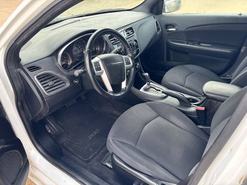 Used 2013 Chrysler 200 Touring w/ S Exterior Appearance Pkg FWD image 9