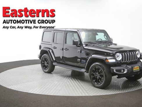 Used 2025 Jeep Wrangler Unlimited Sahara AWD/4WD image 45