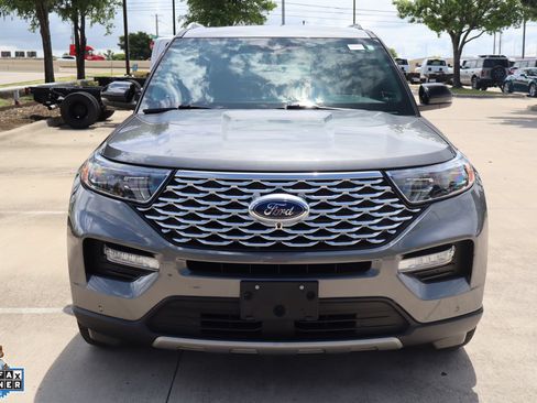 Certified 2022 Ford Explorer Platinum w/ Equipment Group 601A RWD image 9