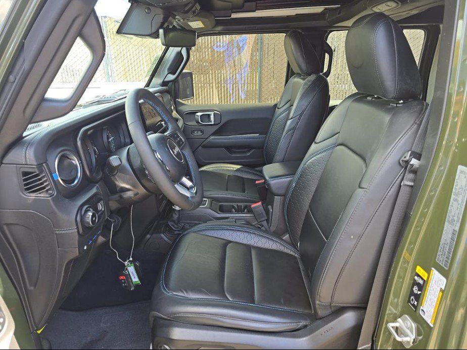 Used 2024 Jeep Wrangler High Altitude AWD/4WD image 7