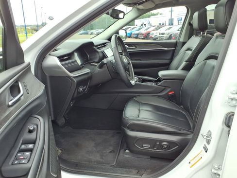 Used 2022 Jeep Grand Cherokee Limited AWD/4WD image 10