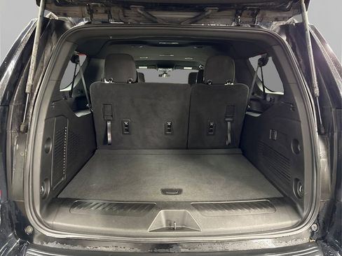 Used 2022 Chevrolet Suburban LS image 11