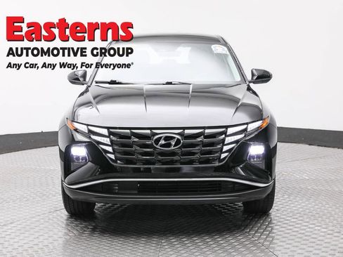 Used 2023 Hyundai Tucson SE image 2