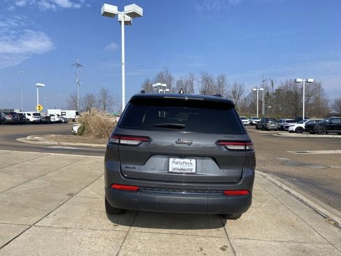 Used 2024 Jeep Grand Cherokee L Laredo image 9