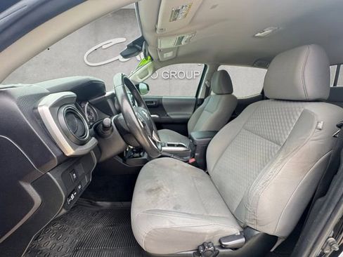 Used 2022 Toyota Tacoma SR5 w/ SR5 Appearance Package (SM) RWD image 19