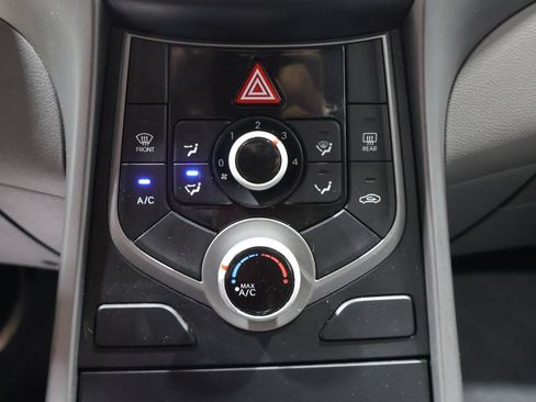 Used 2016 Hyundai Elantra SE FWD image 24