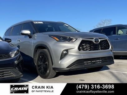 Used 2023 Toyota Highlander XLE