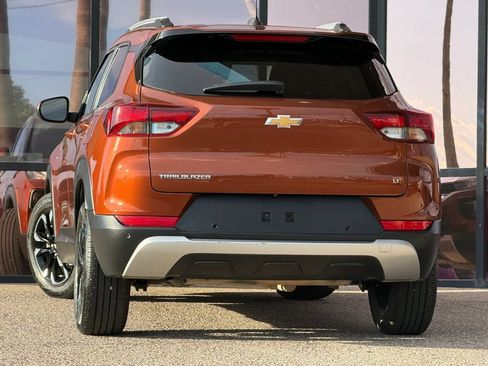 Used 2021 Chevrolet TrailBlazer LT w/ Convenience Package FWD image 8