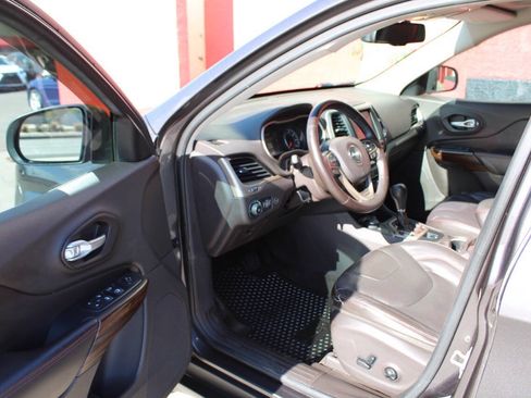 Used 2015 Jeep Cherokee Trailhawk w/ Comfort/Convenience Group AWD/4WD image 10