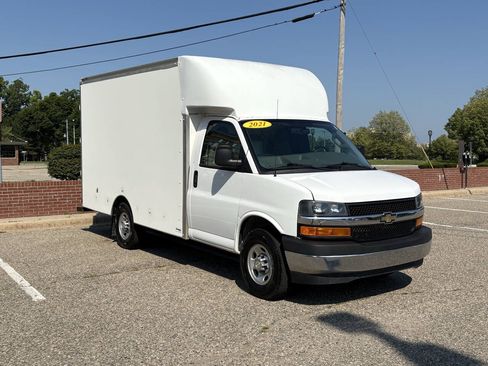 Used 2021 Chevrolet Express 3500 w/ Power Convenience Package RWD image 3