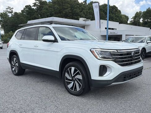 Certified 2025 Volkswagen Atlas SE FWD image 28