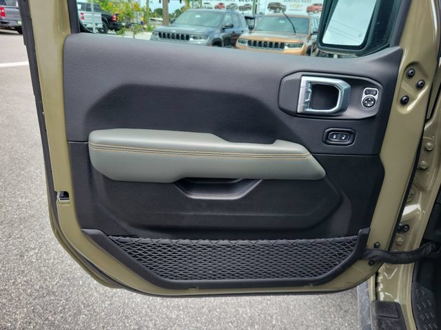 Used 2025 Jeep Gladiator Mojave AWD/4WD image 17