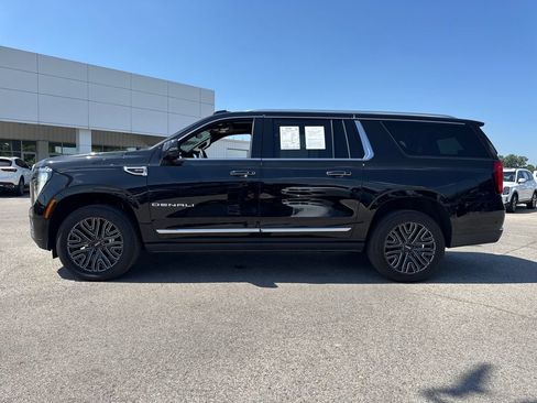 Used 2026 GMC Yukon XL Denali w/ Denali Reserve Package AWD/4WD image 3
