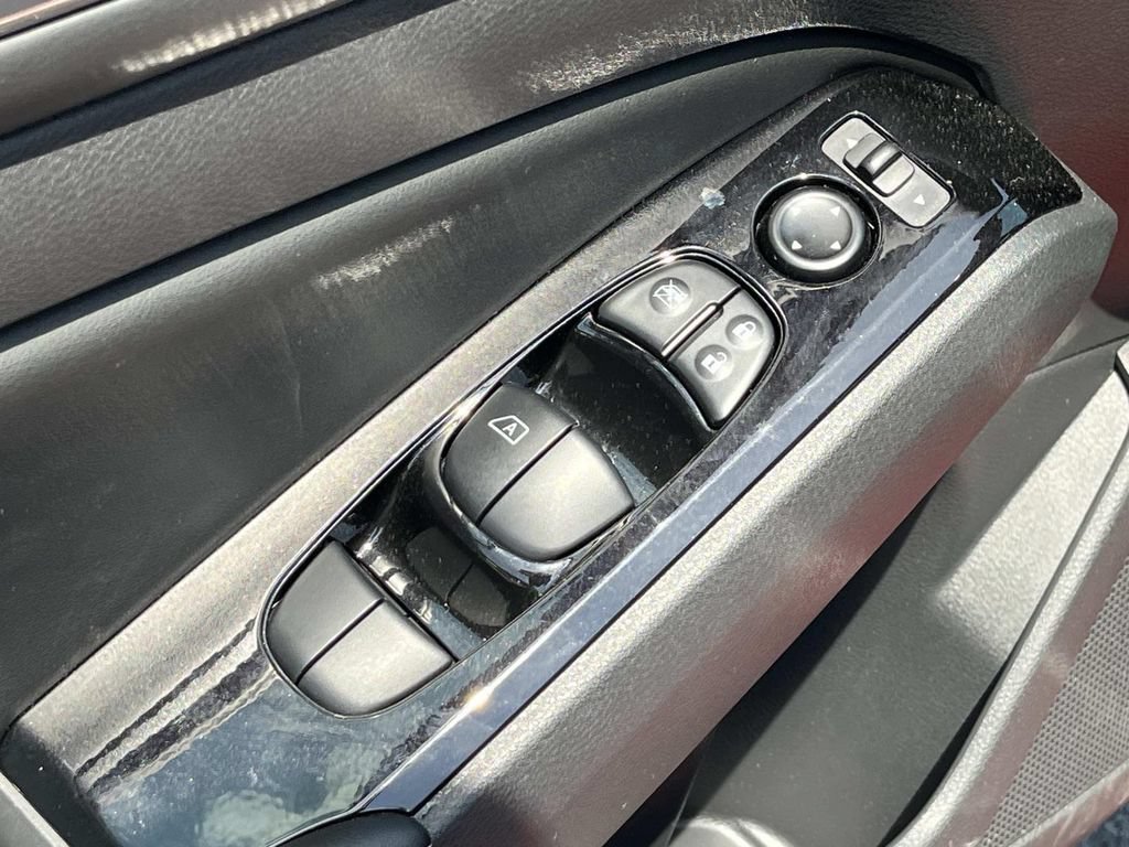 Used 2024 Nissan Altima 2.5 SL FWD image 25
