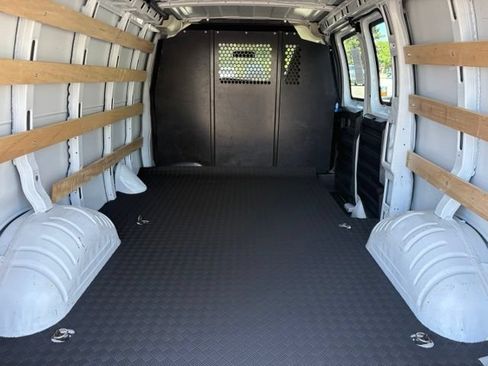 Used 2024 GMC Savana 2500 w/ Driver Convenience Package RWD image 9