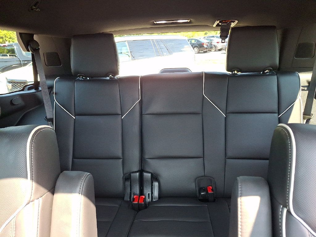 Used 2024 Cadillac Escalade Premium Luxury w/ Performance Package AWD/4WD image 11