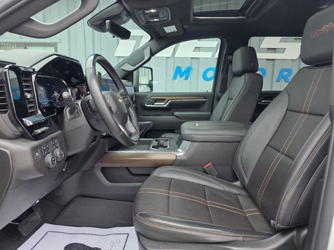 Used 2024 Chevrolet Silverado 2500 High Country w/ Technology Package image 11