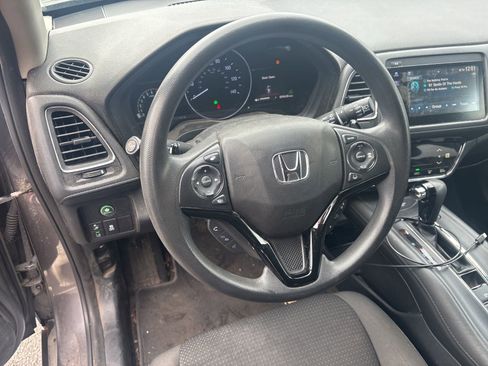 Used 2021 Honda HR-V EX image 10