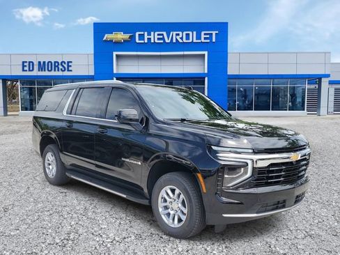 New 2026 Chevrolet Suburban LS image 4