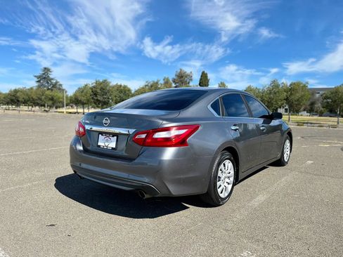 Used 2016 Nissan Altima 2.5 S w/ Power Driver Seat Package FWD image 5