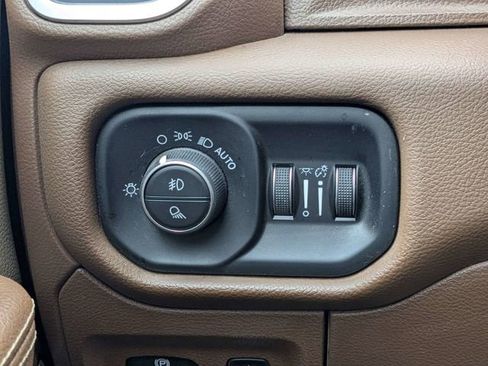 Used 2020 RAM 1500 Laramie AWD/4WD image 20